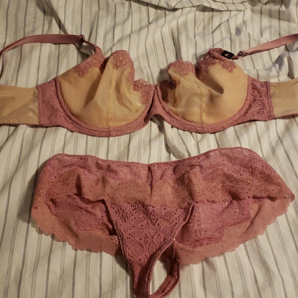 36DD bra M panties